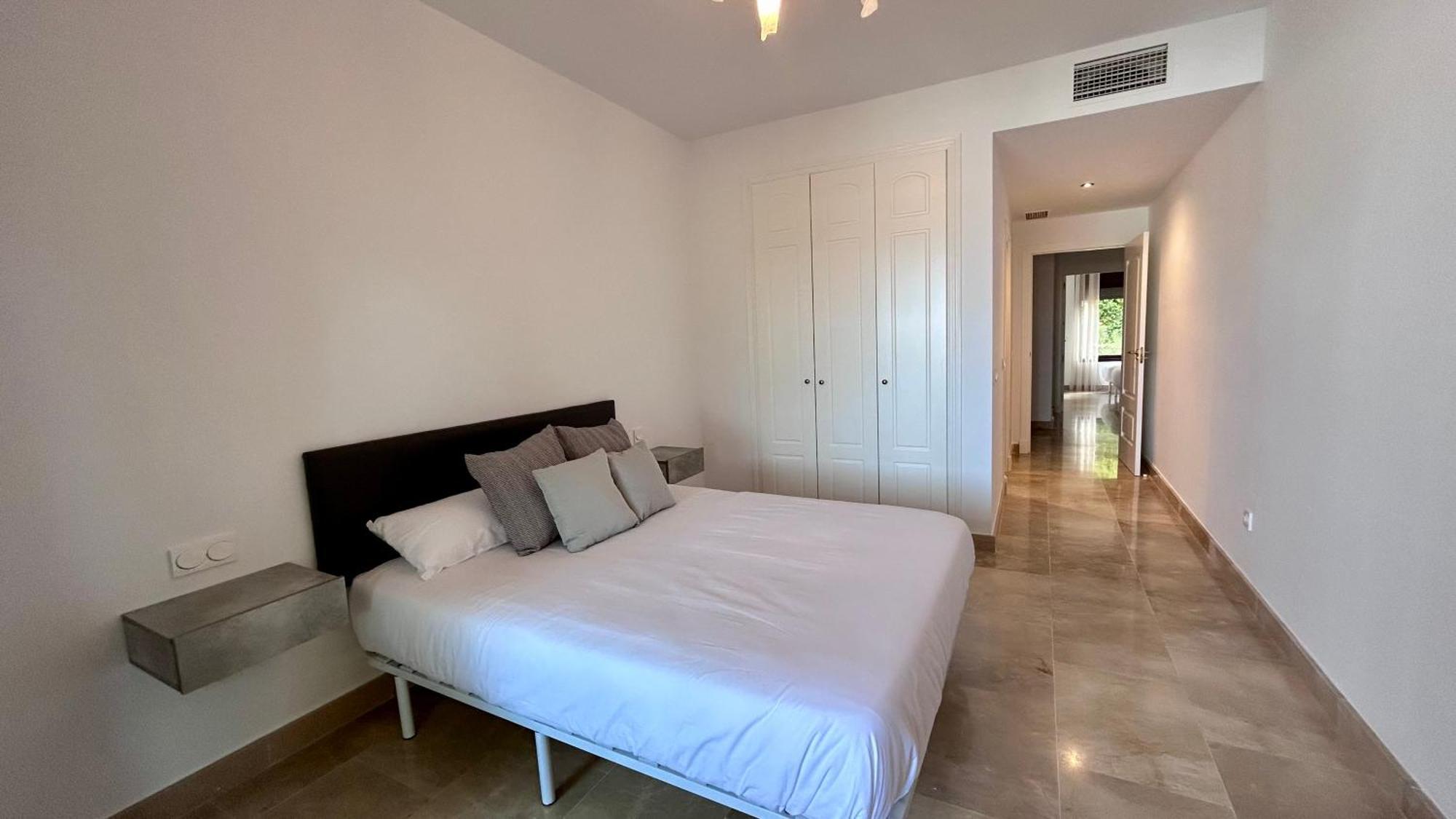 Duquesa Village Property Манилва Экстерьер фото