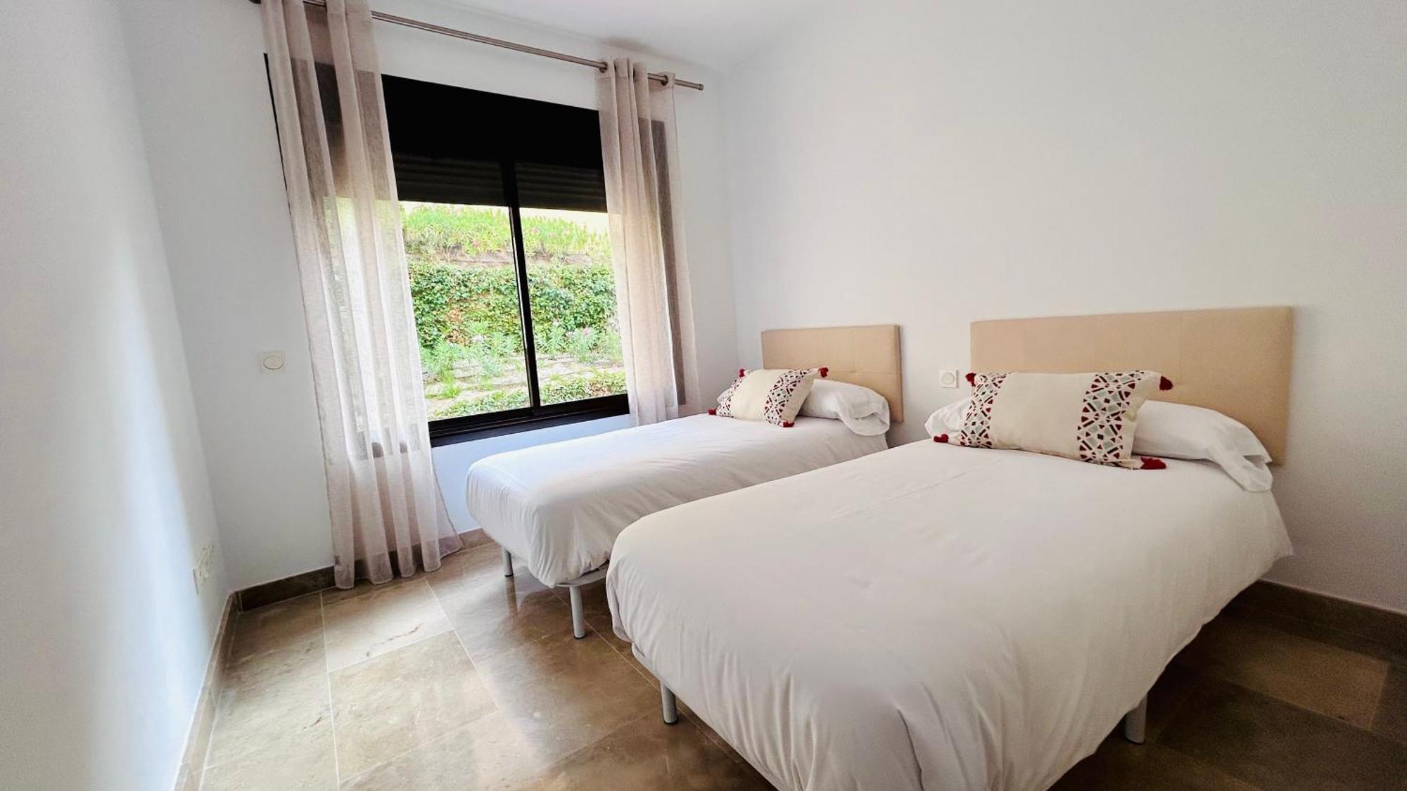 Duquesa Village Property Манилва Экстерьер фото