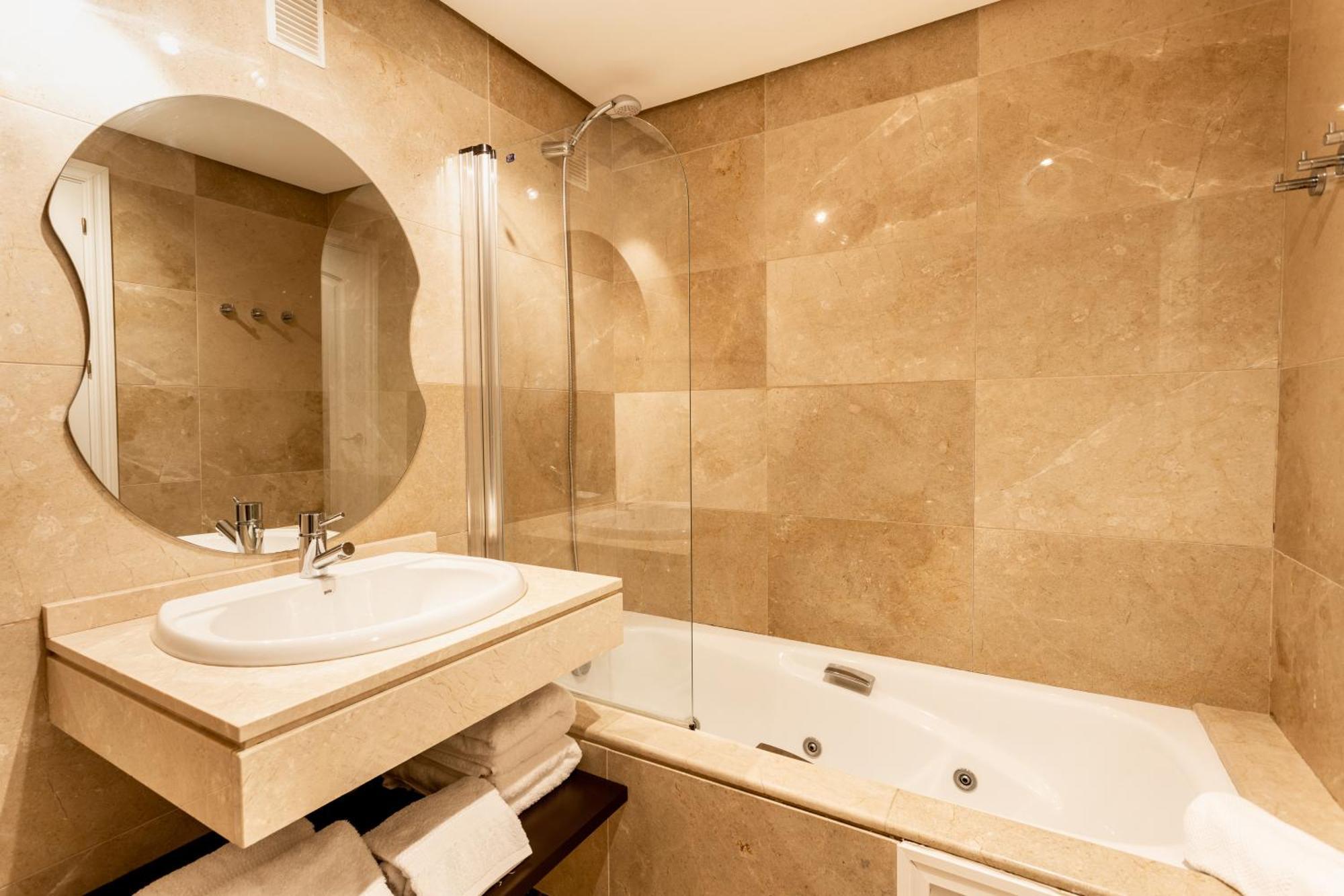 Duquesa Village Property Манилва Экстерьер фото